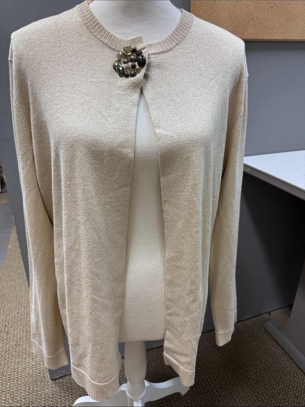 Jones New York Collection Shimmer Cardigan XL Jeweled Clasp Cream Gold Holiday
